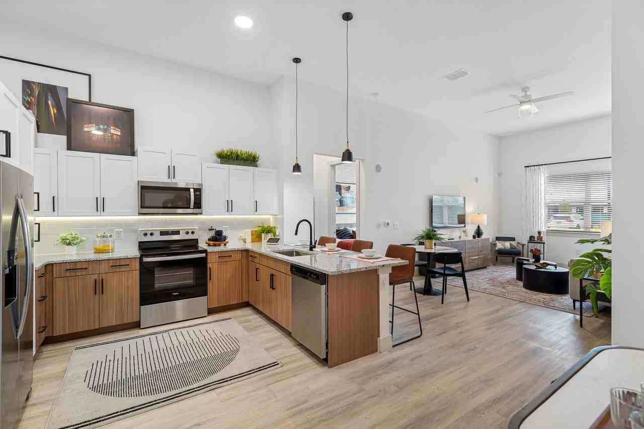 The Henry - Photo 2 of 51