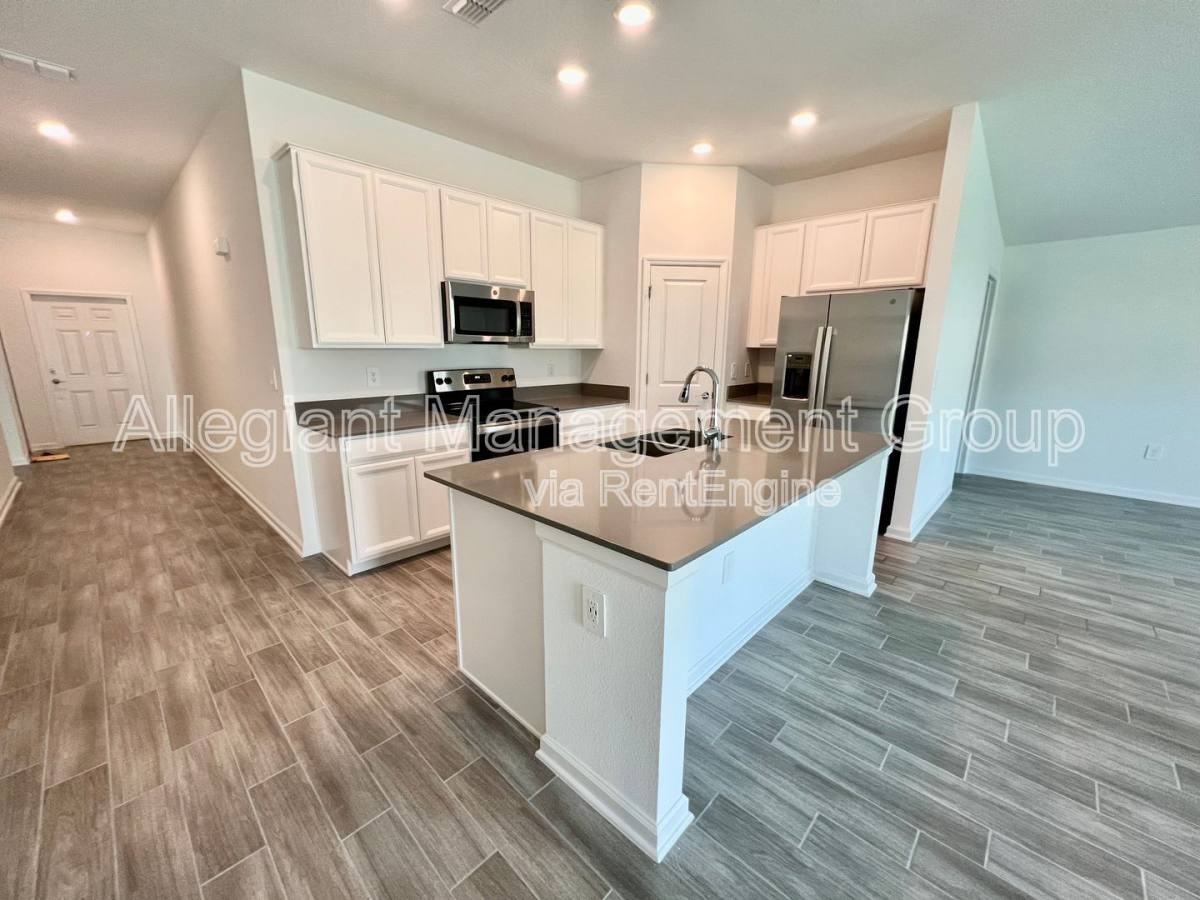 753 Citrus Reserve Blvd - Photo 2 of 10