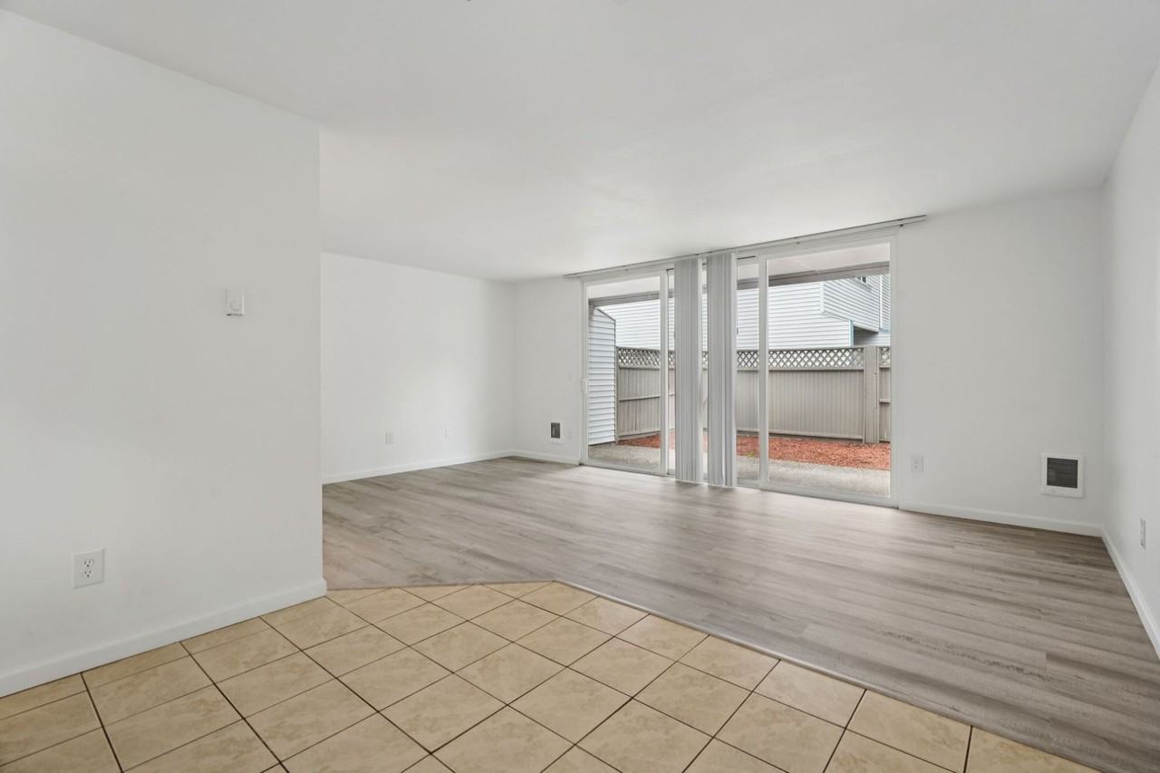 Images Columbia Apartments - Photo 6 of 50