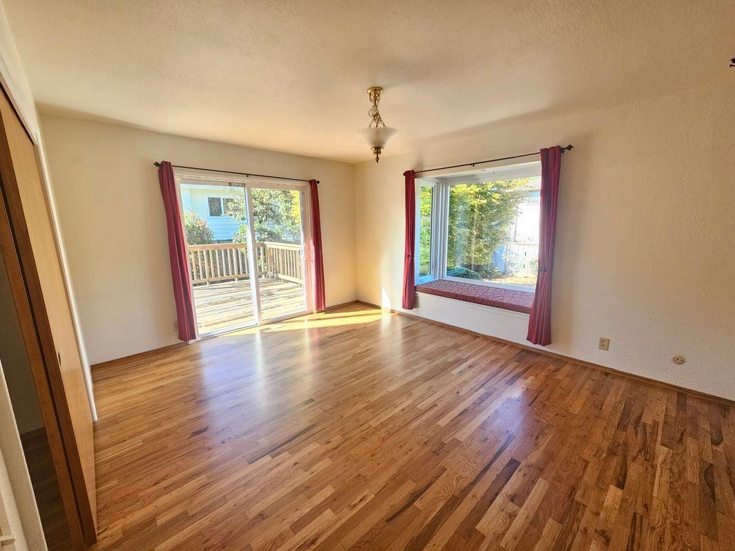 4160 Williams St - Photo 7 of 28