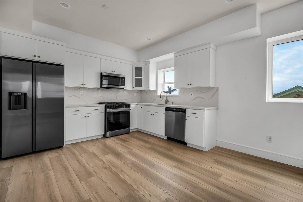 Saturn St - Photo 3 of 19