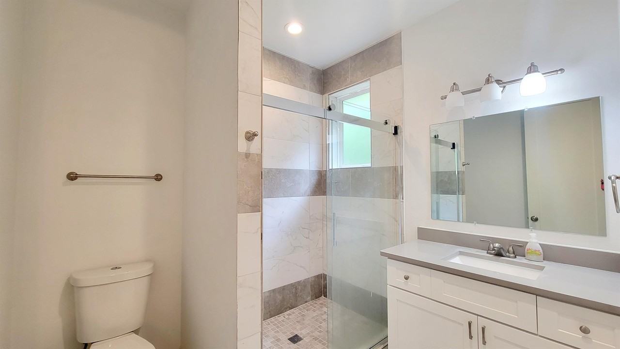 1711 Sycamore St #3 - Photo 2 of 17