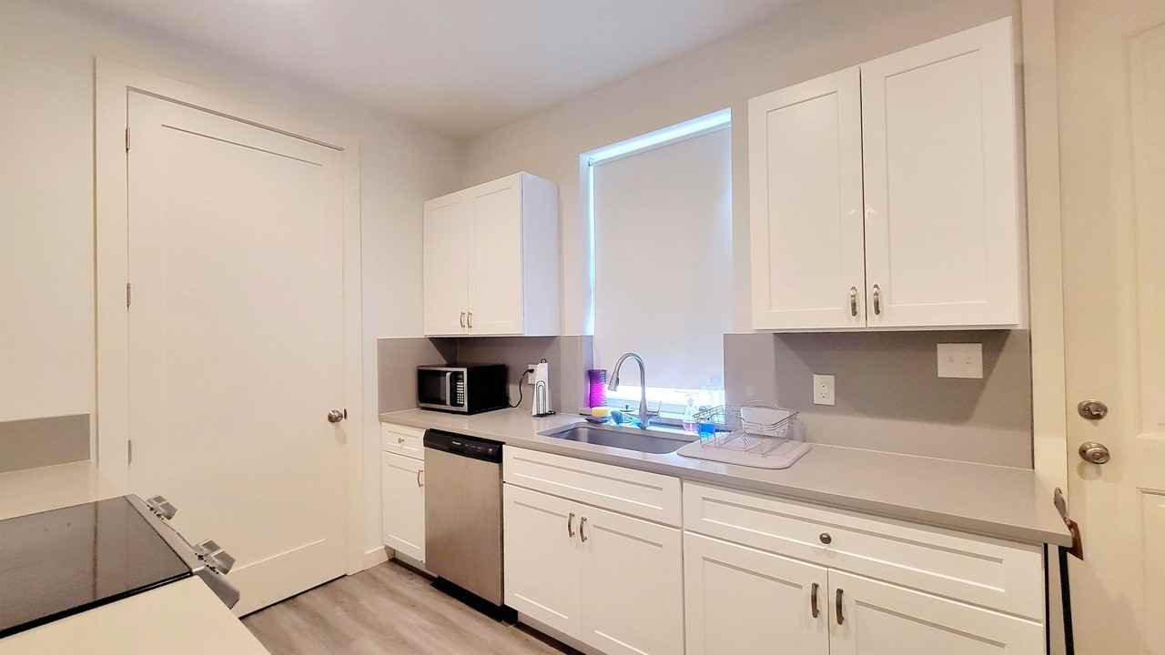 1711 Sycamore St #3 - Photo 6 of 17