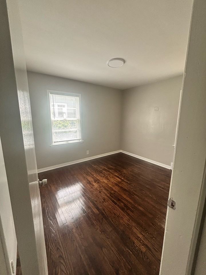 624 Alliance Ave - Photo 5 of 7