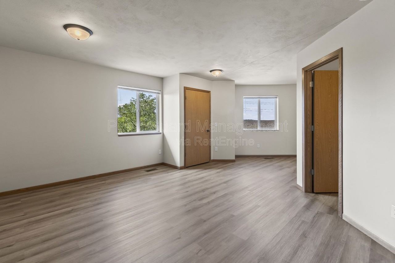 106 S Sandstone Ave #106-64 - Photo 3 of 7