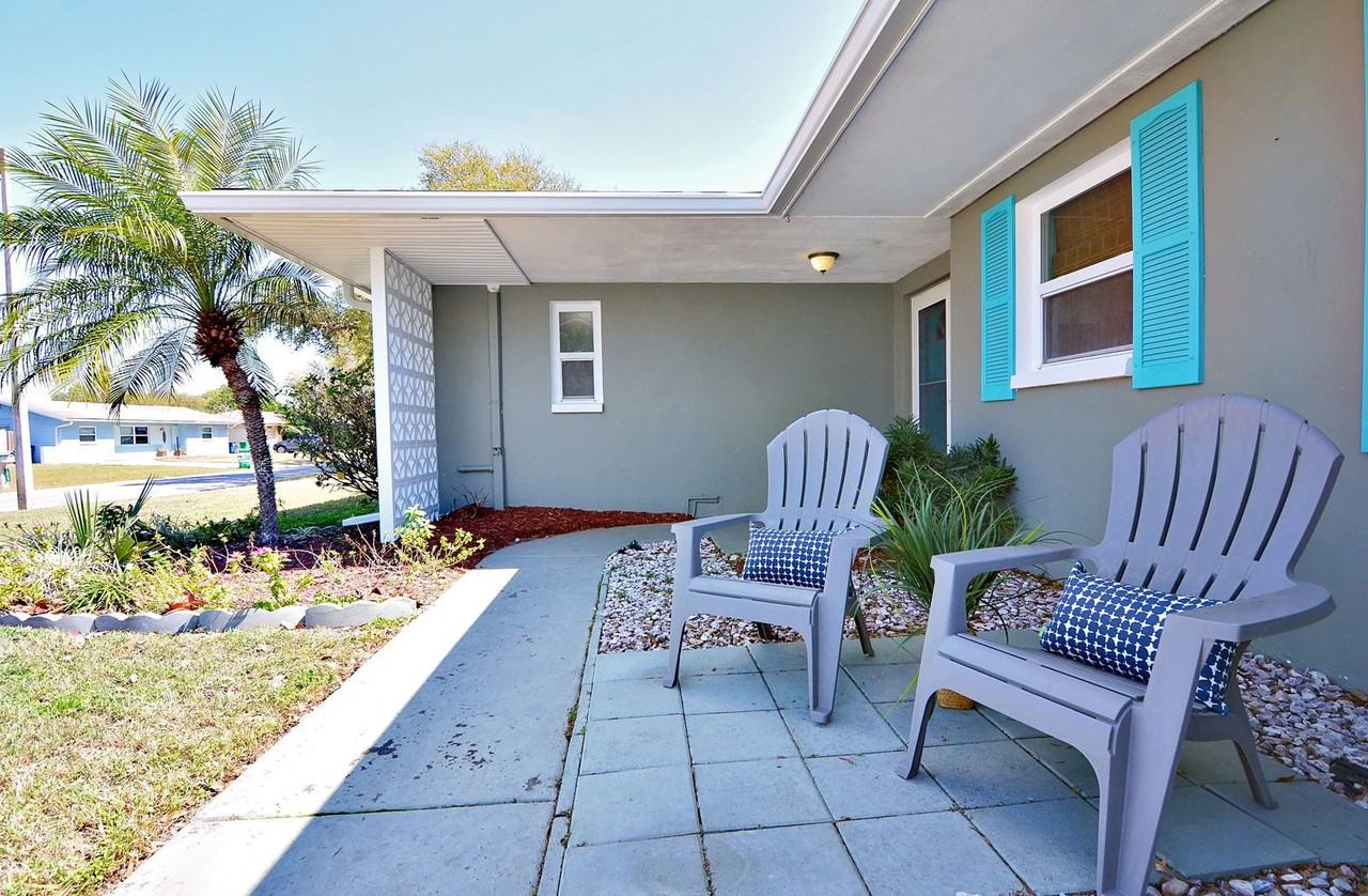 10994 90th Terrace - Photo 2 of 32