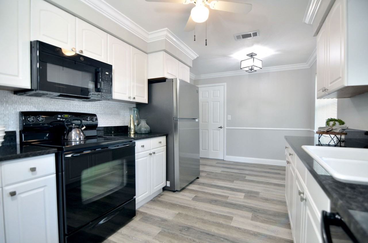 10994 90th Terrace - Photo 5 of 32