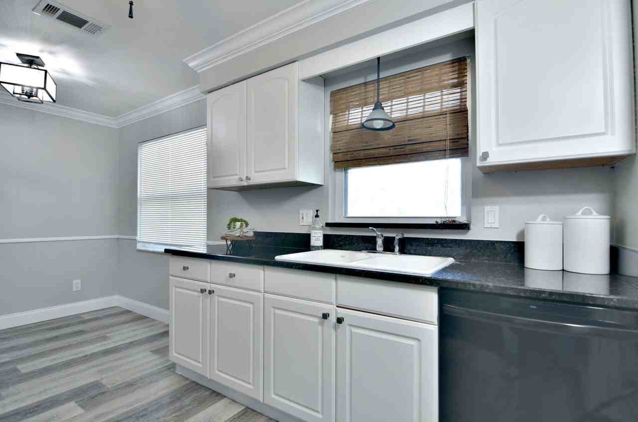 10994 90th Terrace - Photo 6 of 32