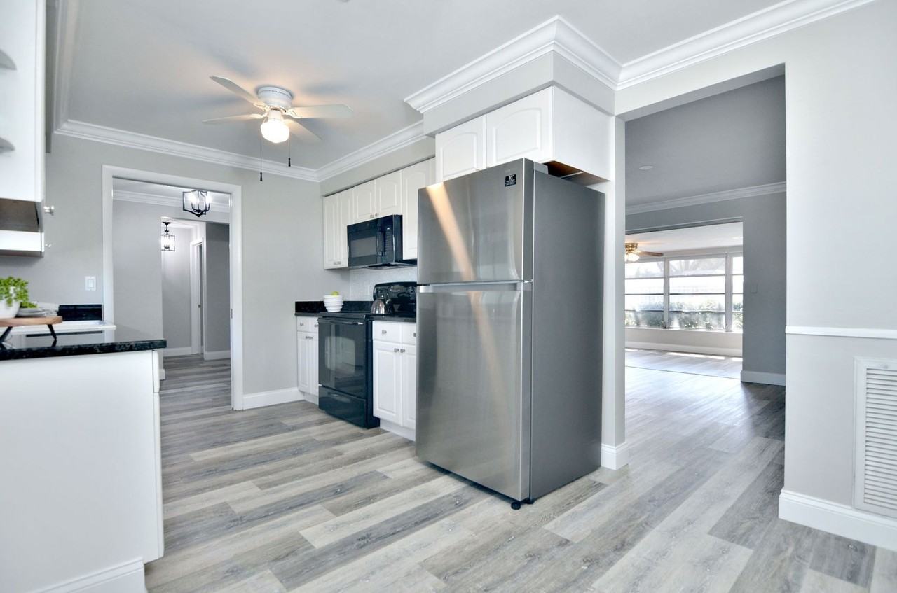 10994 90th Terrace - Photo 7 of 32