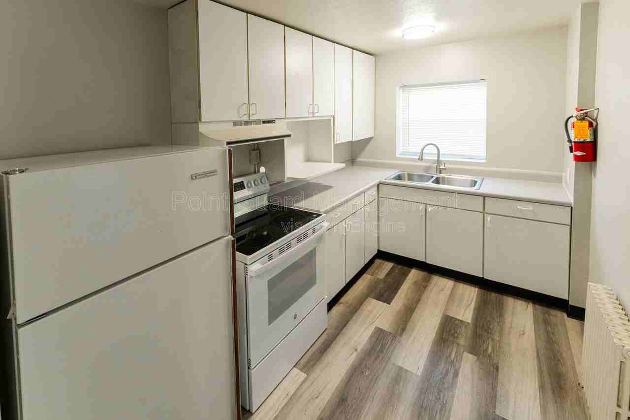 1947 College Heights Rd #102A - Photo 4 of 24