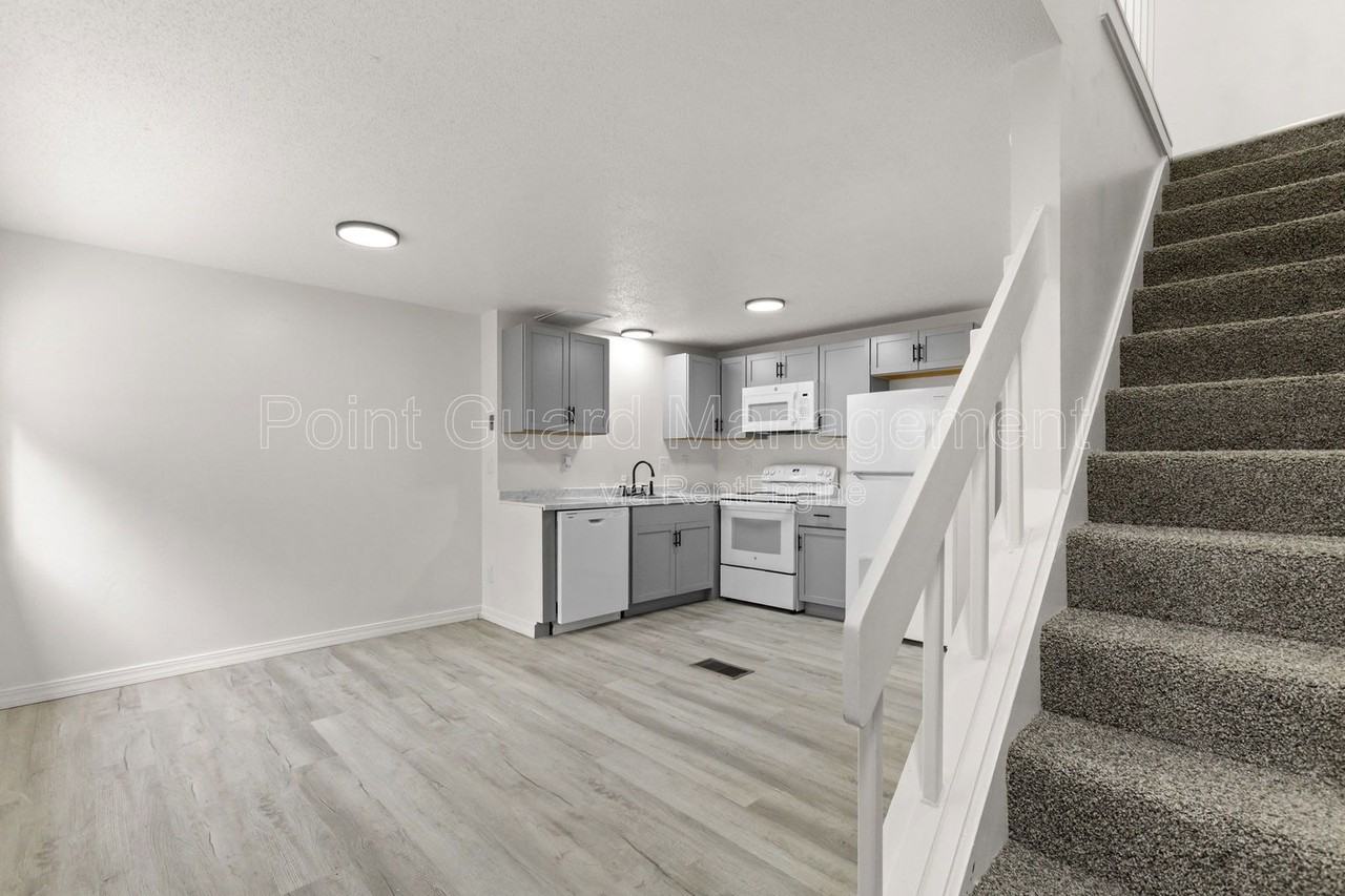 1810 S Cleveland Ave - Photo 6 of 30