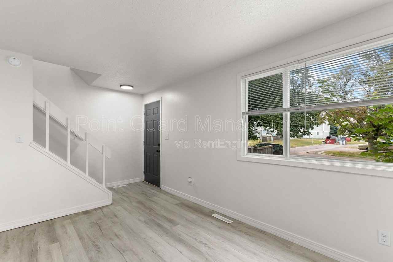 1810 S Cleveland Ave - Photo 7 of 30