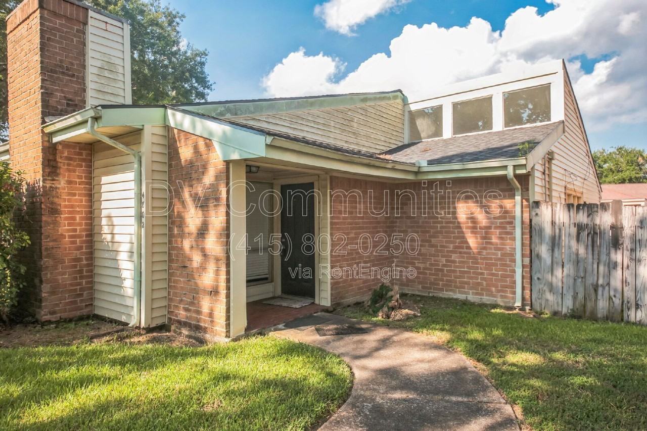 4802 Oak Hollow Street - Photo 4 of 11