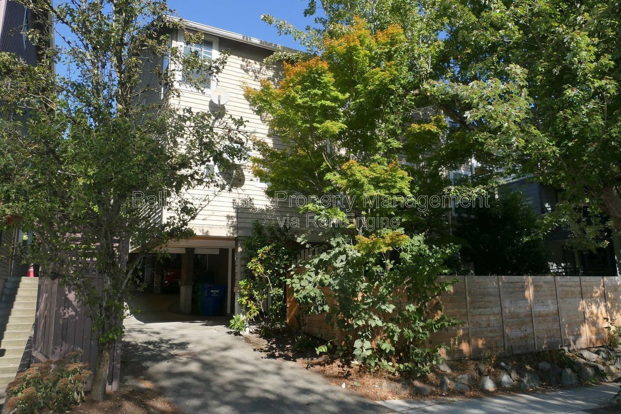 2614 E Madison St - Photo 2 of 24