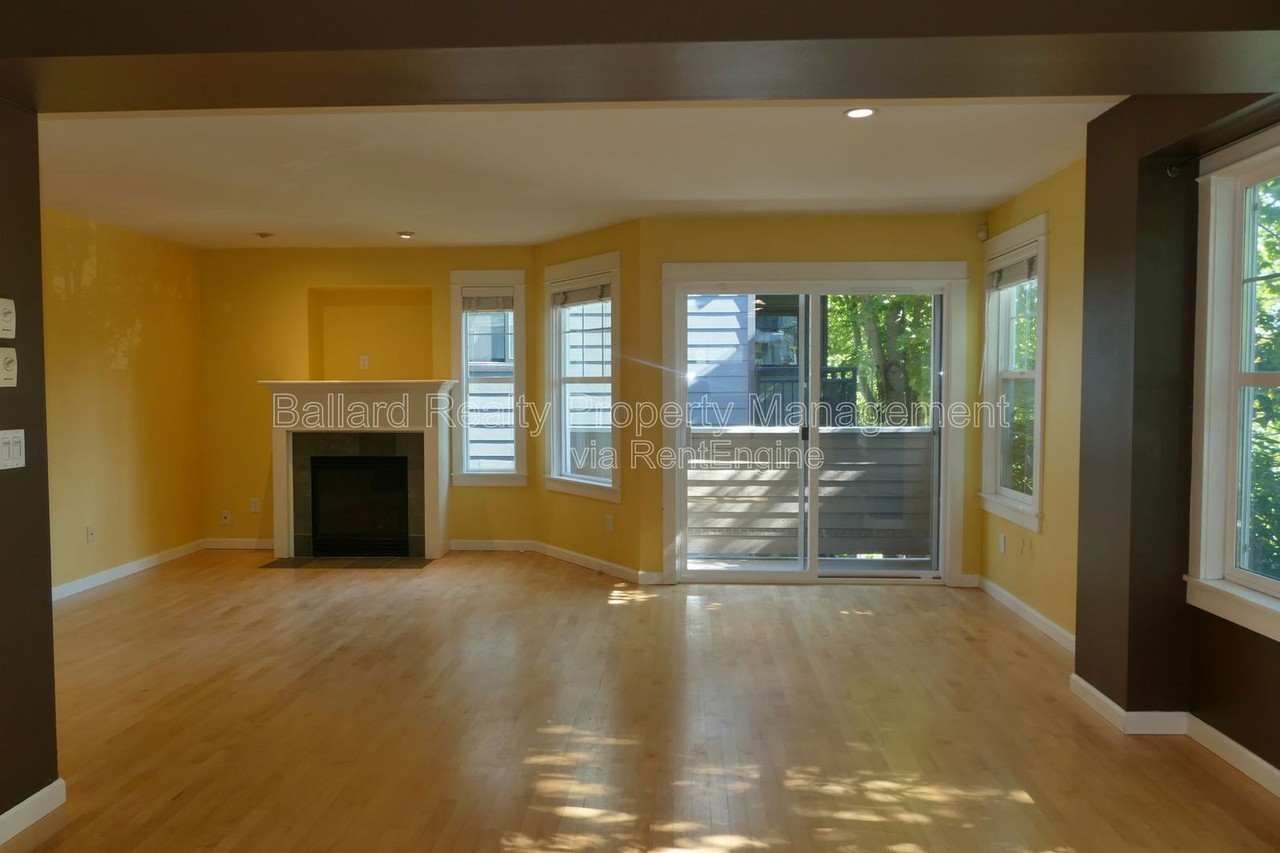 2614 E Madison St - Photo 5 of 24