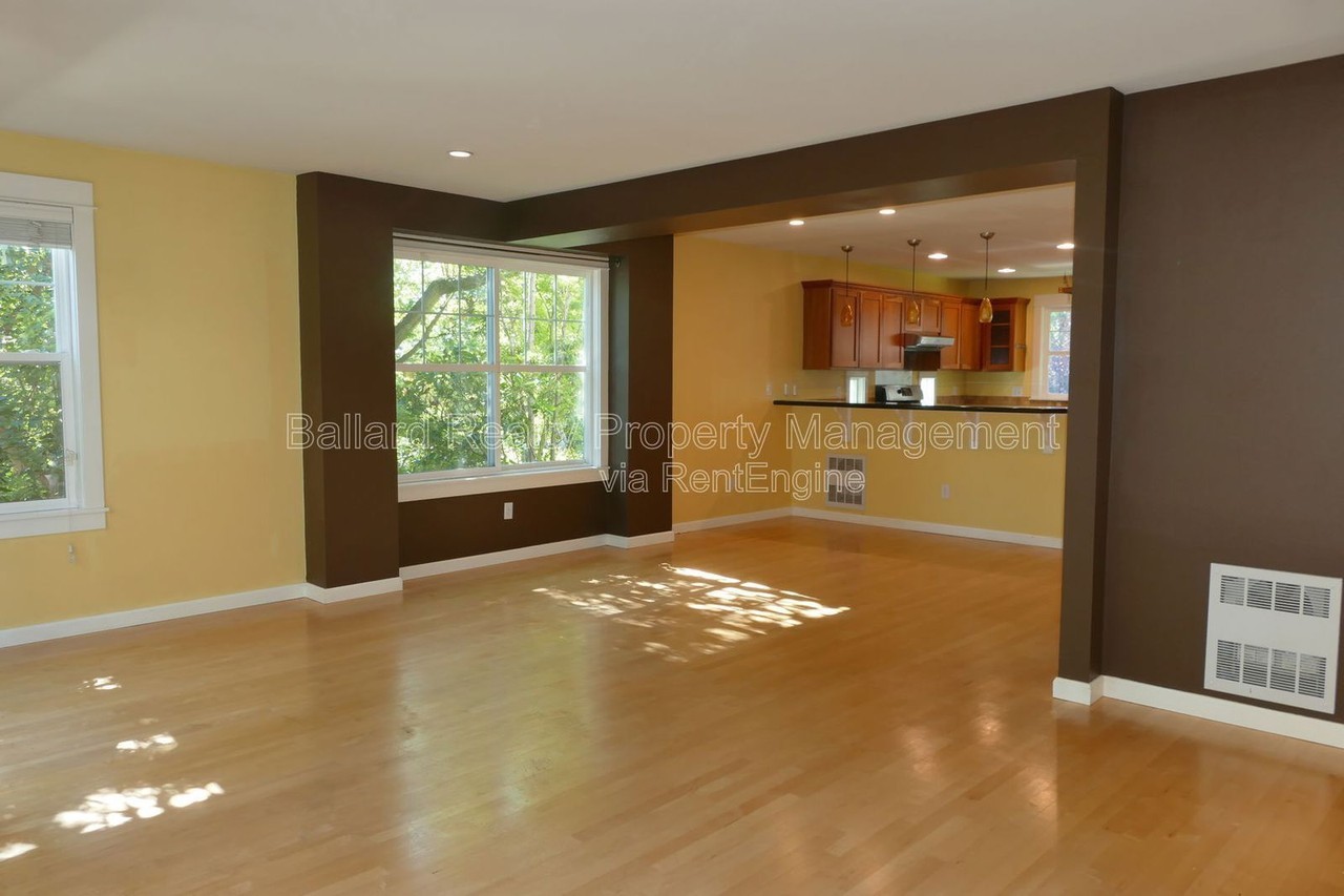 2614 E Madison St - Photo 6 of 24