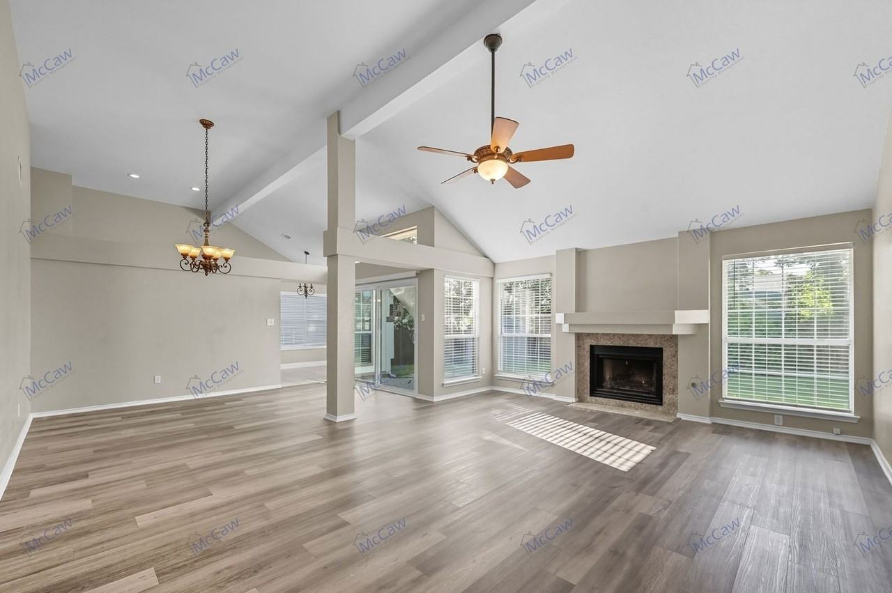 8202 Weatherly Dr - Photo 2 of 20
