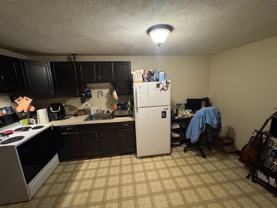 949 Main St #C - Photo 1 of 1