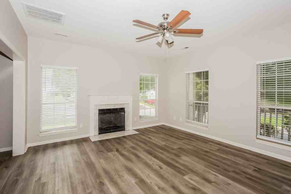 10433 Battle Ct - Photo 6 of 17