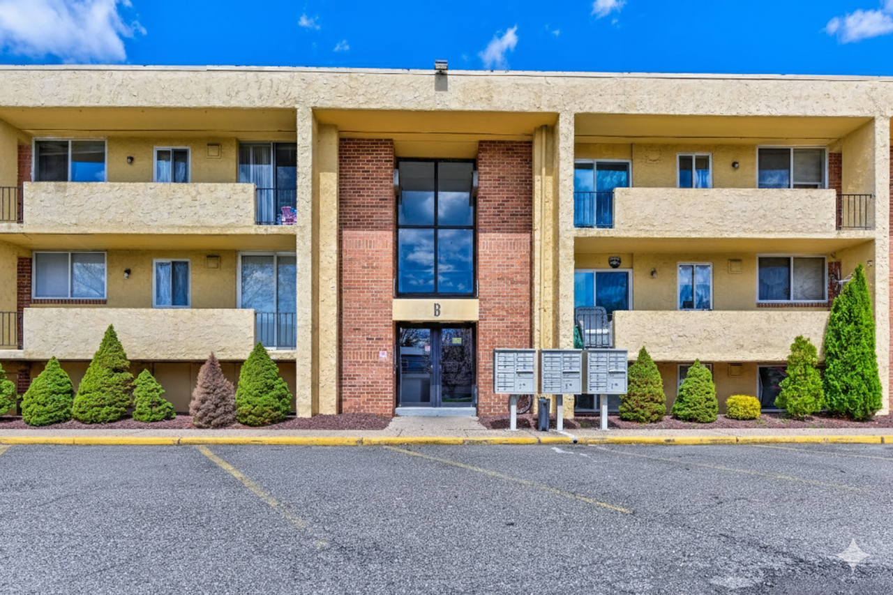 Ivanhoe Apartments - Photo 6 of 11