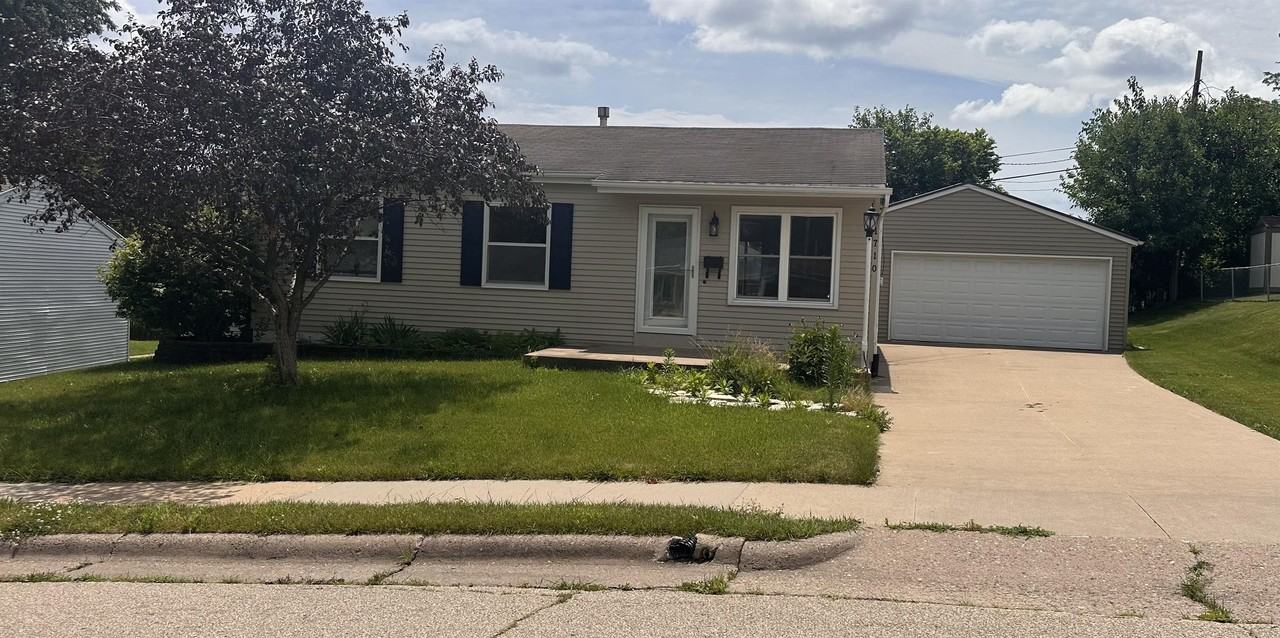 1710 Scenic View Dr - Photo 2 of 16