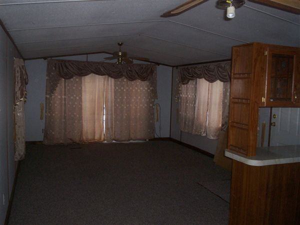 33586 1st St - Photo 2 of 4