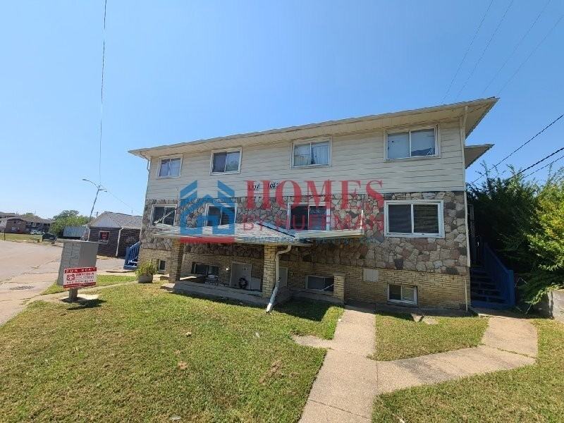 1011 S Lincoln Park Dr - Photo 2 of 10