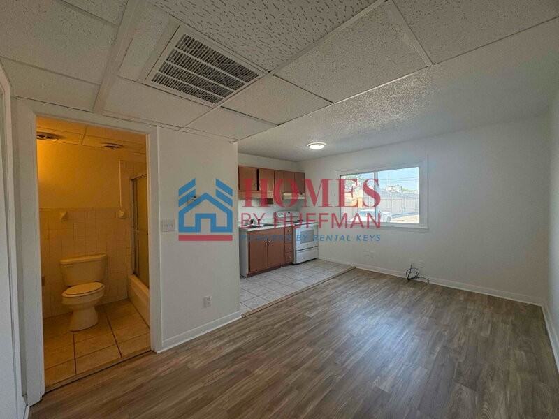 1011 S Lincoln Park Dr - Photo 3 of 10