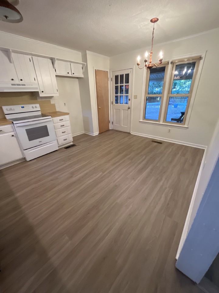 317 Lakeside Dr - Photo 2 of 19