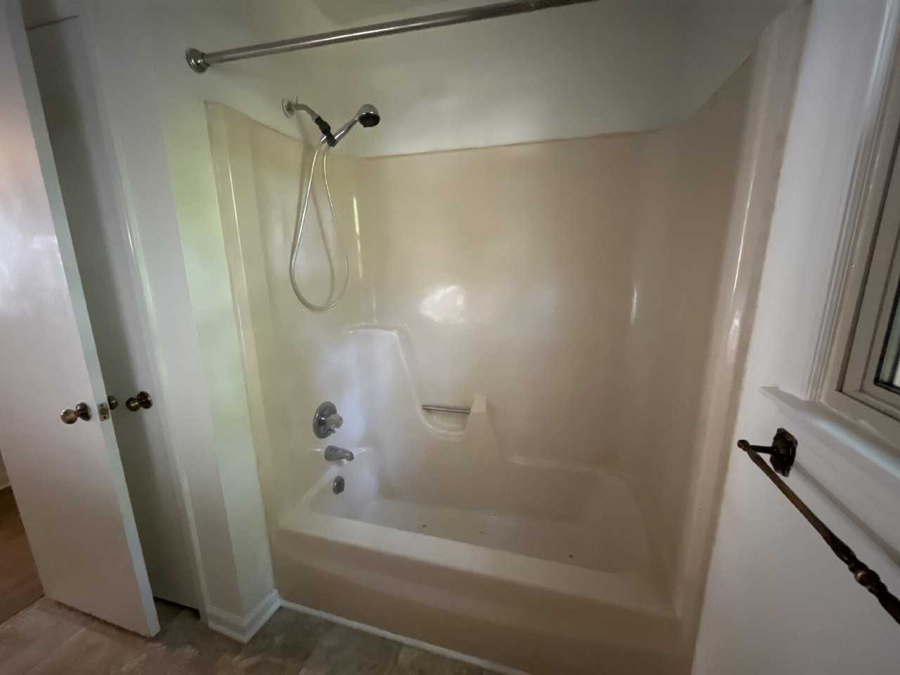 317 Lakeside Dr - Photo 7 of 19