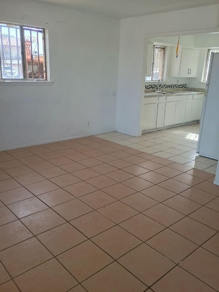 3415 Wickham Ave - Photo 4 of 16