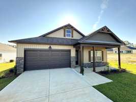 featured image of 1465 Forest Dr