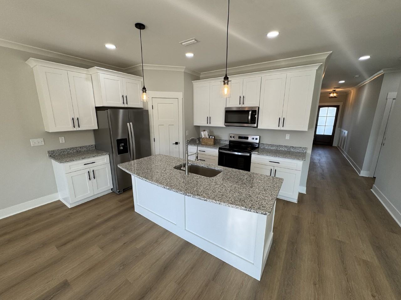 1465 Forest Dr - Photo 5 of 24