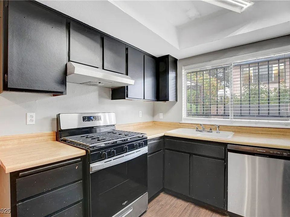 4339 Spencer St #15 - Photo 7 of 23