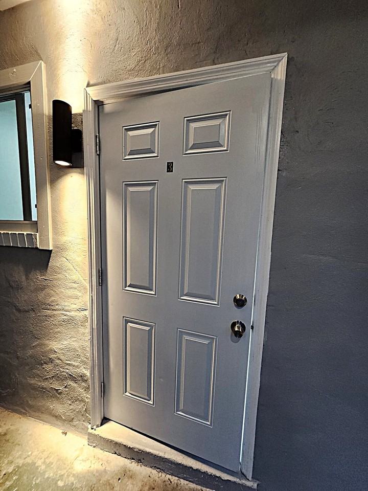 8142 New Kings Rd #11