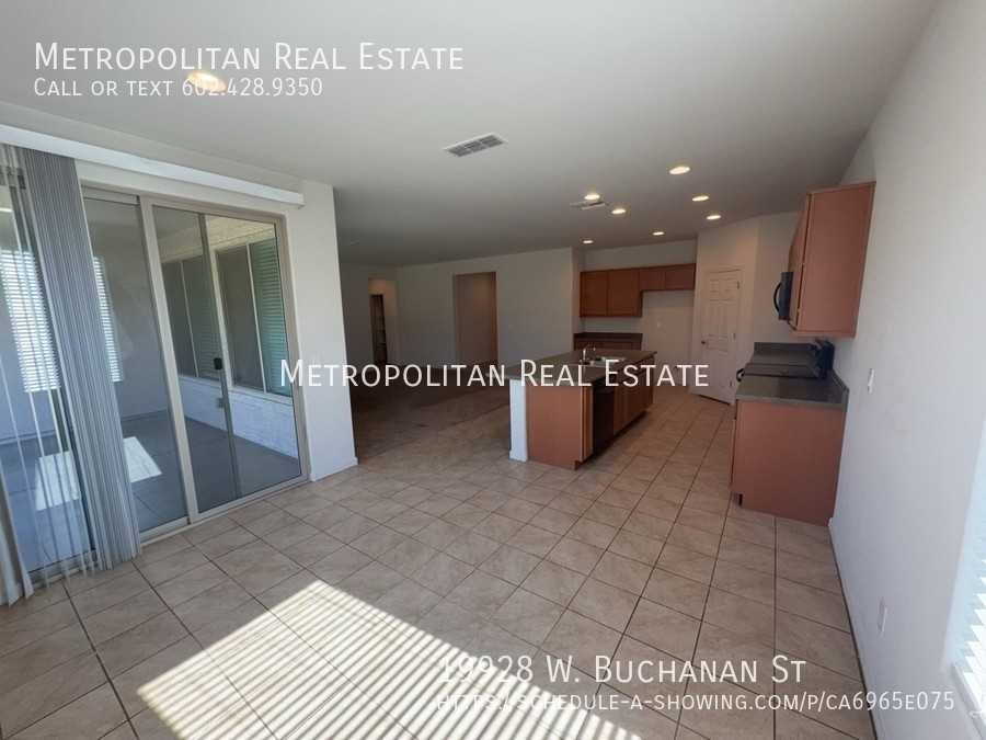 19928 W Buchanan St - Photo 3 of 19