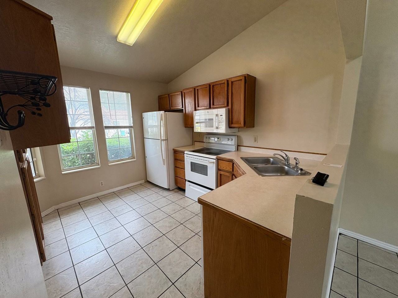 112 E 1600 S - Photo 3 of 21