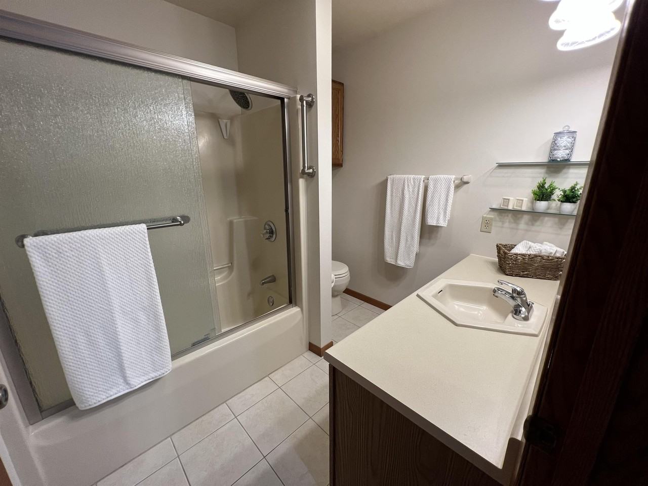 720 N 16th Ave - Photo 3 of 44