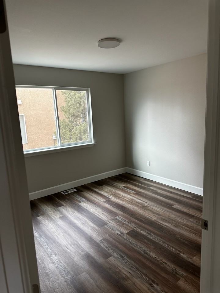 928 Village Circle #B - Photo 2 of 10