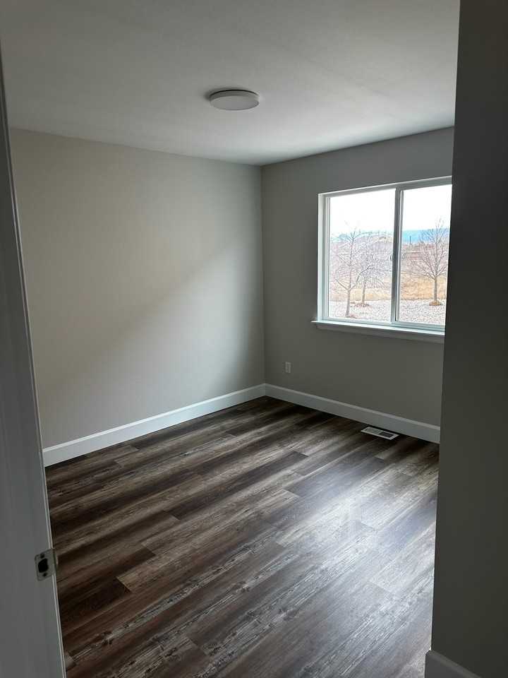 928 Village Circle #B - Photo 3 of 10