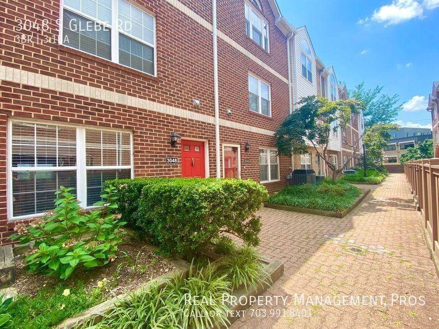 3048 S Glebe Rd - Photo 3 of 44