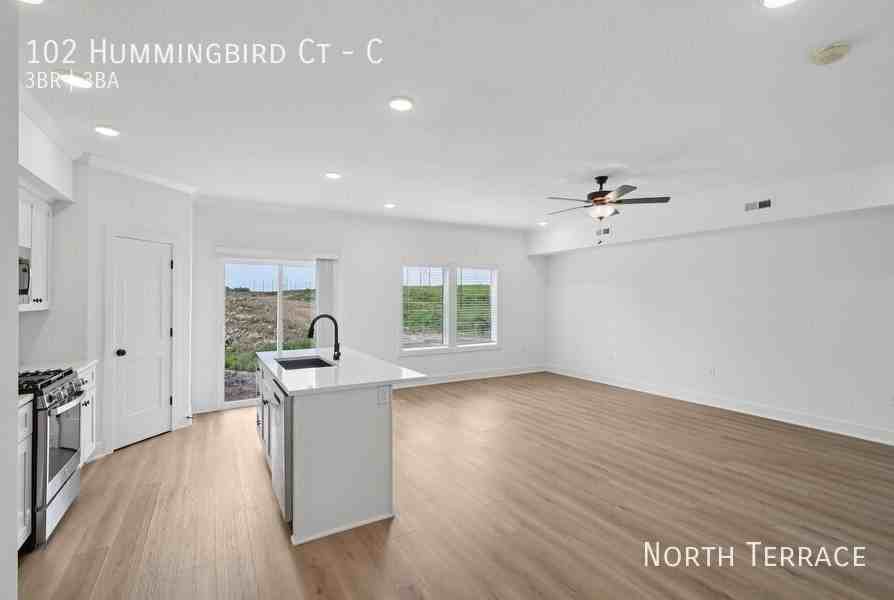 102 Hummingbird Ct #C - Photo 5 of 50