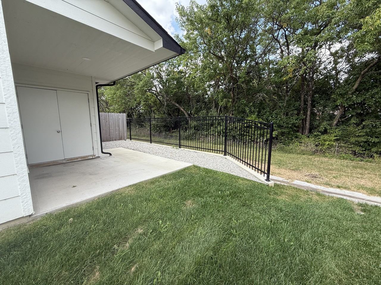 405 Se 14th Ct #A - Photo 7 of 10