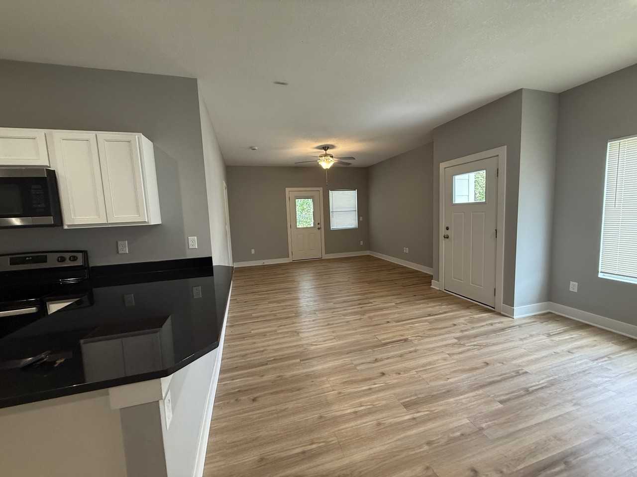 405 Se 14th Ct #A - Photo 7 of 10