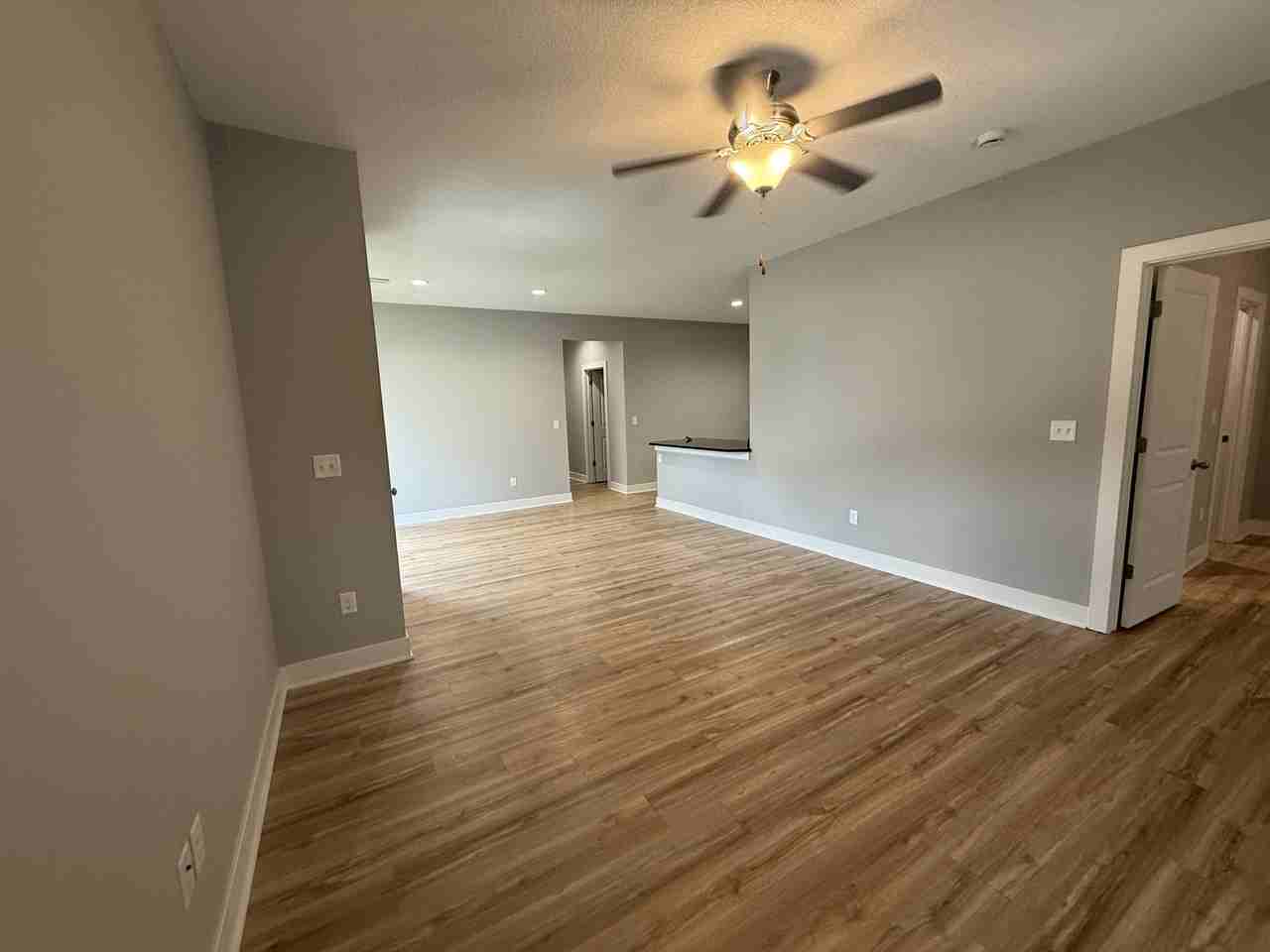 405 Se 14th Ct #A - Photo 3 of 10