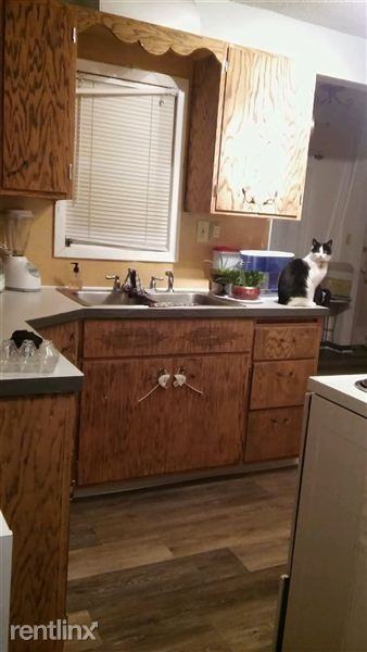 1304 Main Ave - Photo 2 of 3