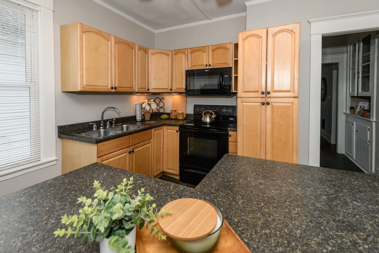 1146 Glenwood Blvd #2 - Photo 4 of 13