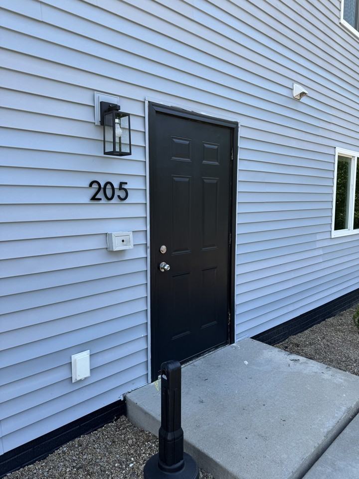 205 Pirie Dr #2 - Photo 4 of 18