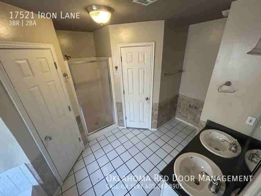 17521 Iron Ln - Photo 2 of 8