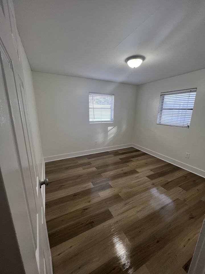 1465 Jeffords St #NA - Photo 7 of 8